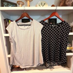 2 For 10$!! Elle Black and White Geometric Blouses Size L - Both For 10$
